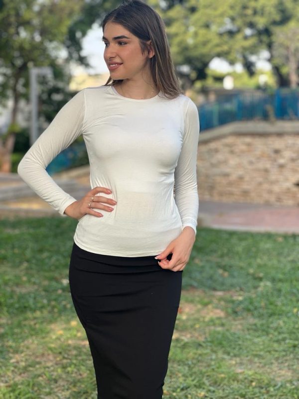 חולצת בסיס צבע ביז'